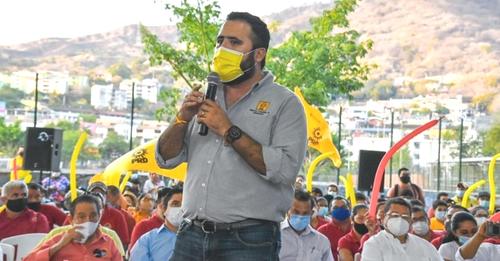El dirigente estatal del PRD, Alberto Catalán Bastida. (Rogelio Agustín Esteban)