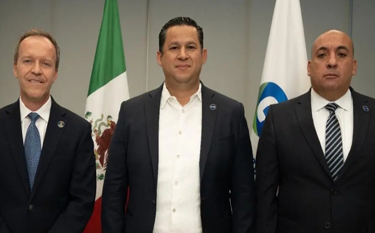 Anuncia Diego Sinhue cambios en su gabinete legal