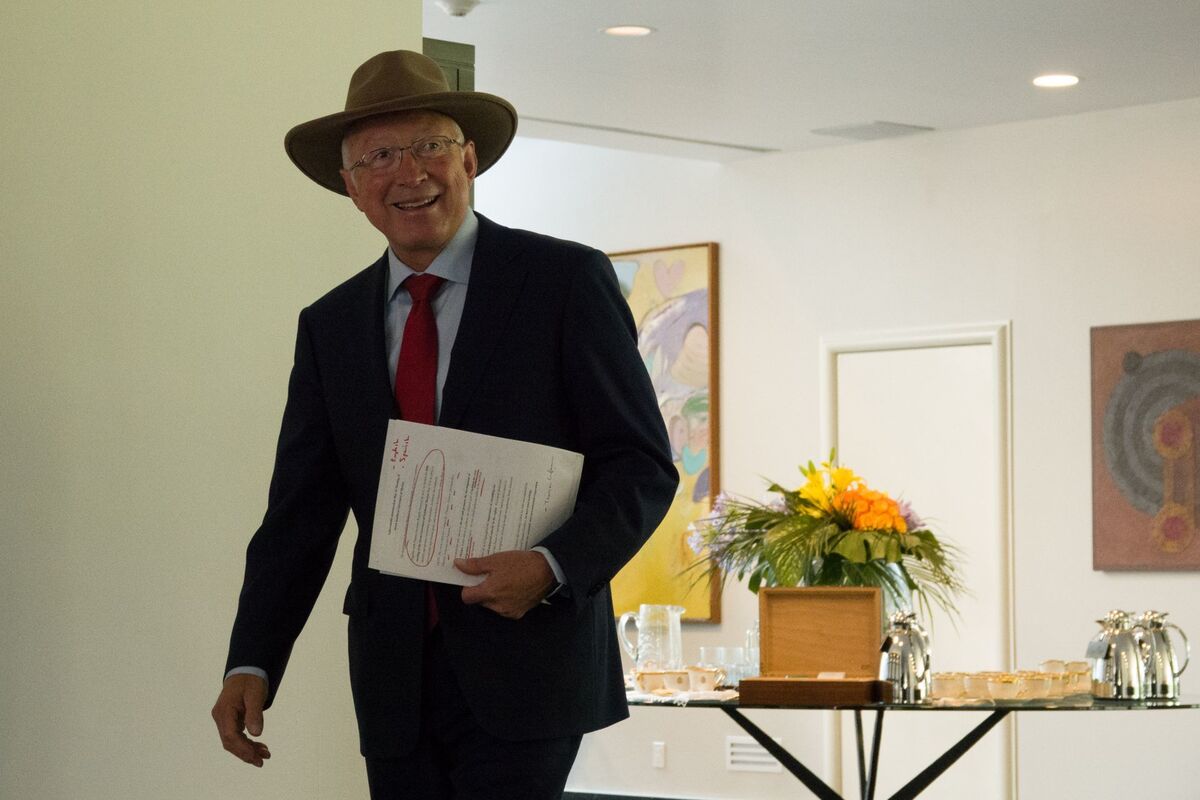 Ken Salazar revela plan para frenar migrantes y drogas desde la franja del Istmo | Cuartoscuro