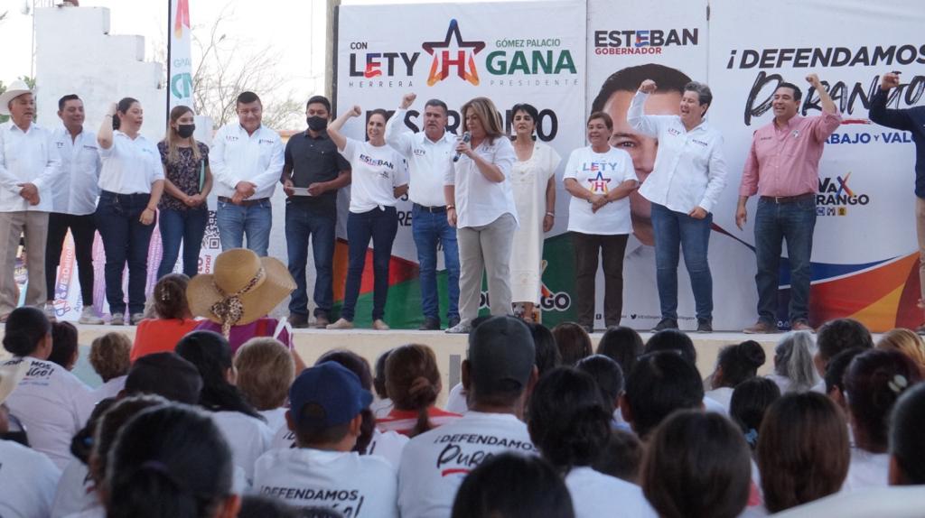 Lety Herrera garantiza seguridad y agua de calidad en Gómez Palacio. (Especial)
