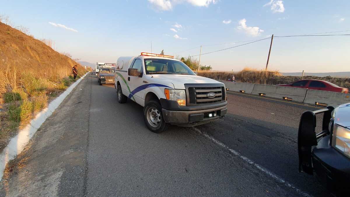 Persona forense llega a accidente donde murió un joven en Poncitlán (Juan Carlos Munguía)