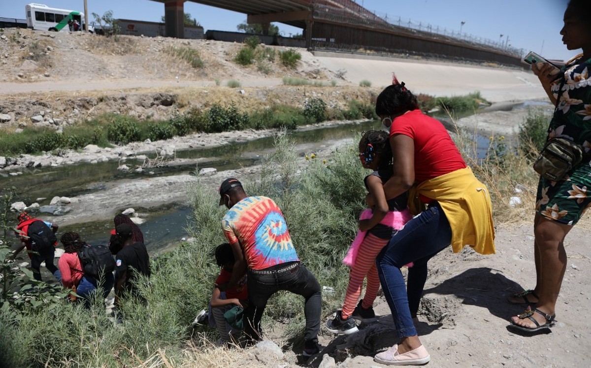 El dato incluye a refugiados, solicitantes de asilo y más de 50 millones de desplazados internos. | AFP