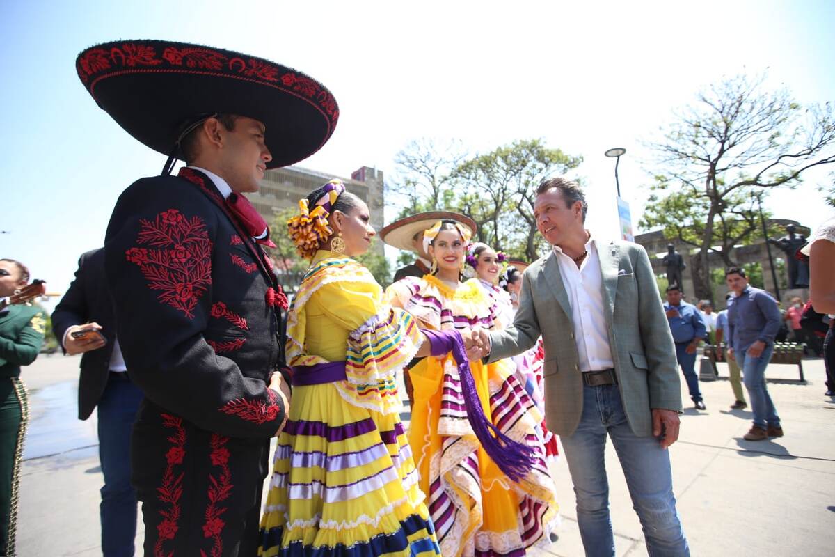 Ballet folclórico de Guadalajara y Mariachi femenil Estrella de México arrancan gira en EU (Cortesía)