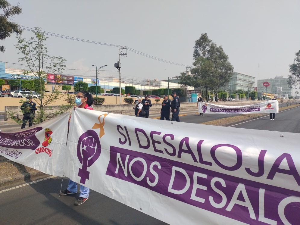 Bloquean la avenida de los Insurgentes para solicitar la intervención del gobierno federal.