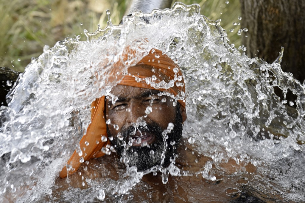La India está sufriendo olas de calor de forma más frecuente por la crisis climática. (AFP)