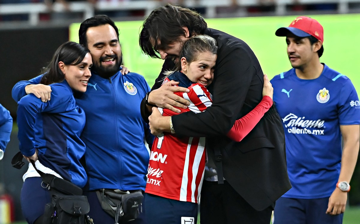 Amaury Vergara acepta aumento de sueldo a jugadoras de Chivas Femenil (Imago7)