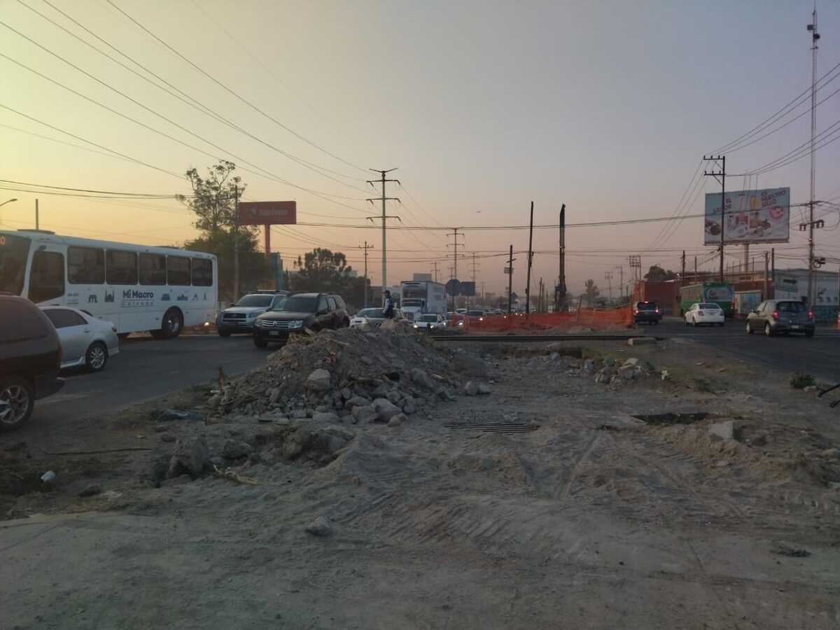 Avenida Adolf Horn durante obras de la línea 4 del tren (Diana Barajas)