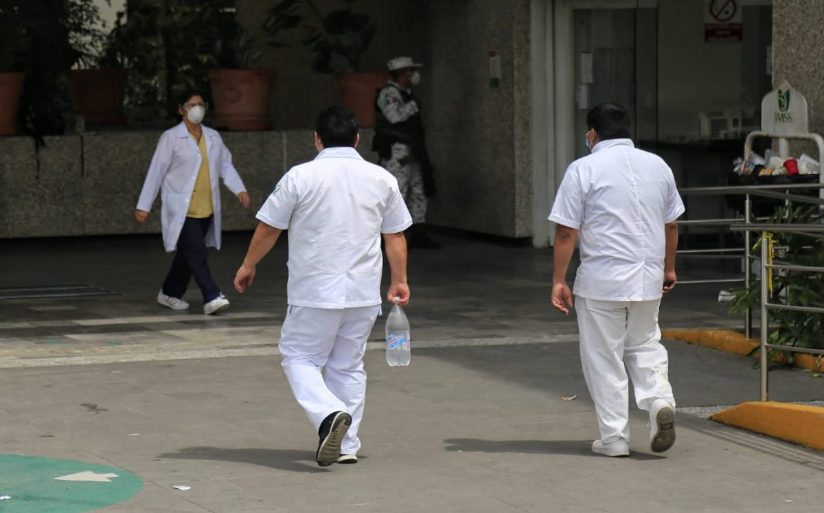 Contempla federación contratación de 586 médicos especialistas para cubrir plazas en Puebla | Andrés Lobato