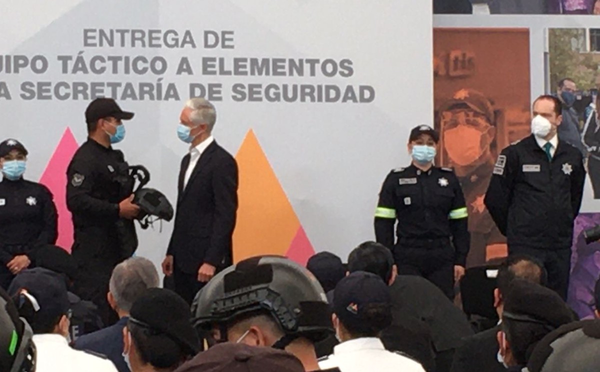 Entregó Kits de Equipo Táctico a elementos de la entidad. (Especial)