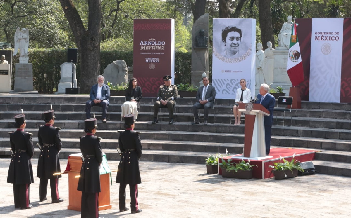 El Presidente en la ceremonia de inhumación y homenaje póstumo a Arnoldo Martínez Verdugo. | Jesús Quintanar