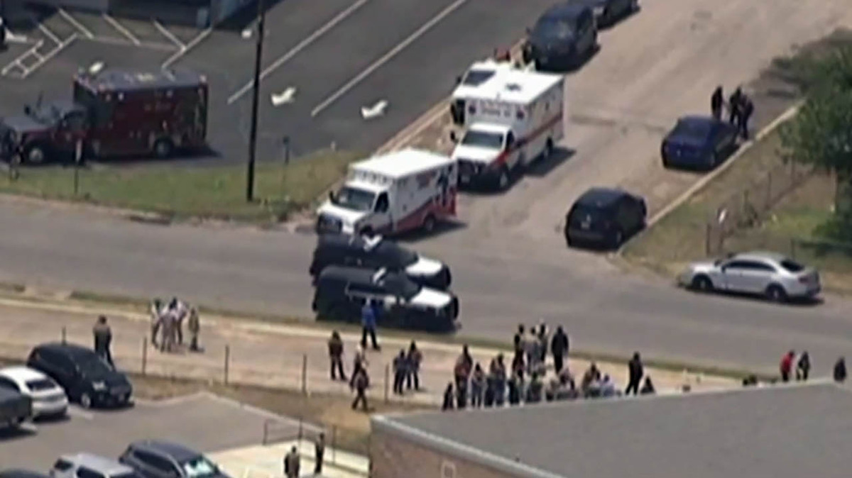 Tiroteo en Texas deja al menos dos muertos y 13 heridos