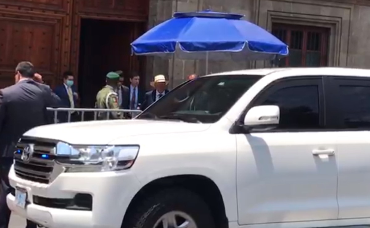 El embajador de Estados Unidos en México, Ken Salazar, en su visita a Palacio Nacional. | Especial