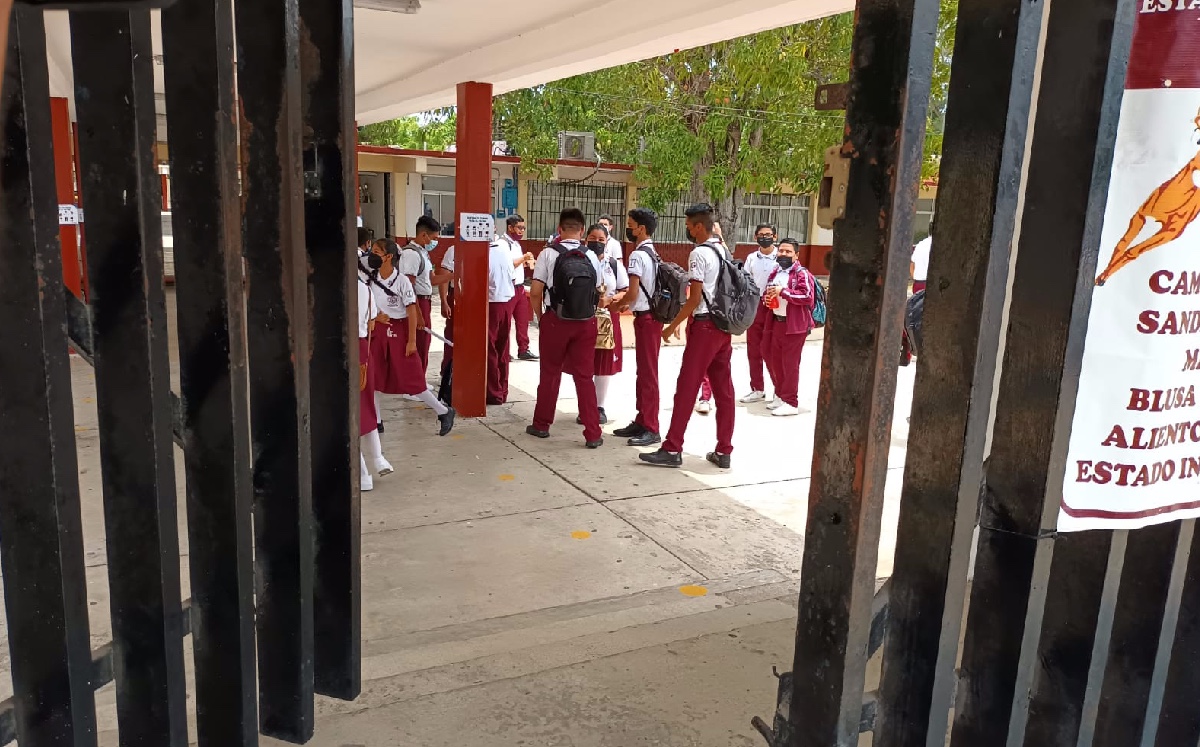 Estudiantes de secundaria de Tampico. (Reynaldo Gutiérrez)