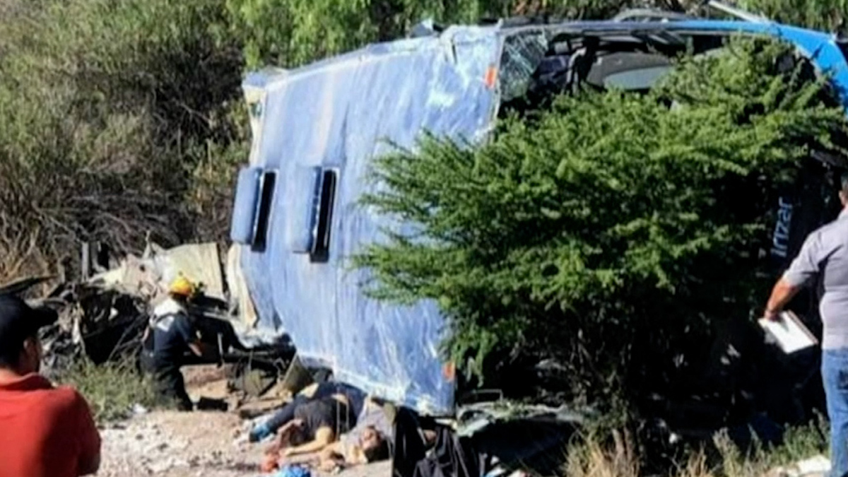 7 Muertos y 30 heridos en accidente carretero en SLP