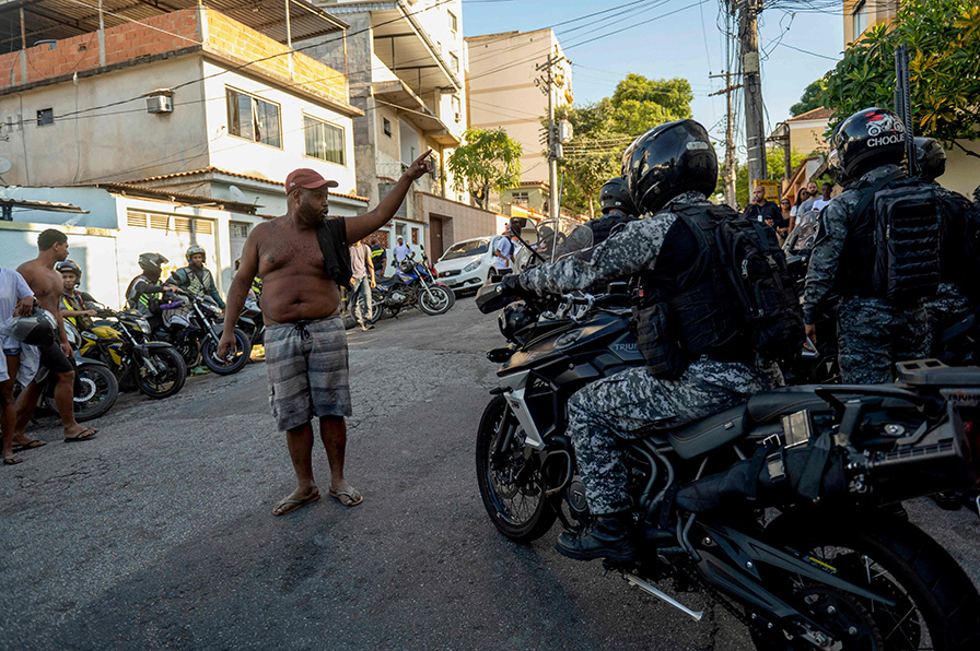 La Policía Militar se adentró en las favelas de Río, en busca de los principales líderes de Comando Vermelho. |AFP