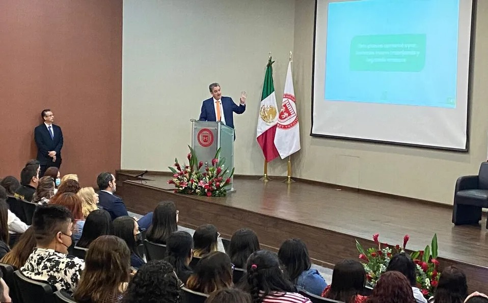 Presentaron a estudiantes de la Universidad Metropolitana de Monterrey el plan de movilidad. Foto: Pamela Villanueva