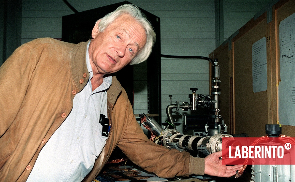 Georges Charpak en el Laboratorio Europeo de Investigaciones en Altas Energíasen 1992. (Foto: Gerard Cerles | AFP)