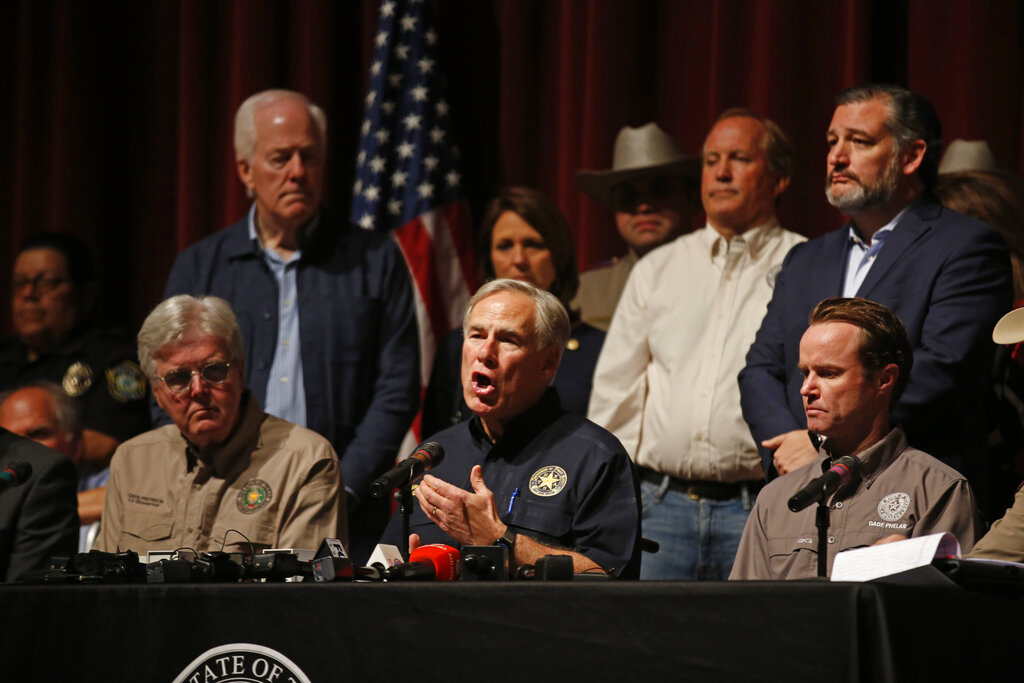 Greg Abbott, gobernador de Texas, durante la conferencia de prensa sobre el tiroteo de Uvalde. (AP)