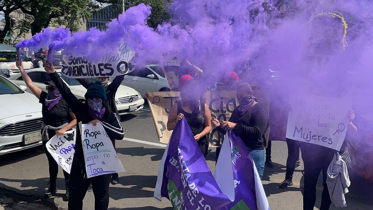 Grupos feministas se manifiestan en la Fiscalía regional de Naucalpan | César Velázquez y Ramón Ramírez