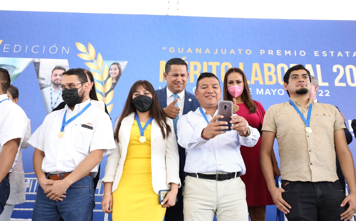 Mérito Laboral 2022: reconocen a más de mil 900 trabajadores de Guanajuato / Diego Sinhue Twitter