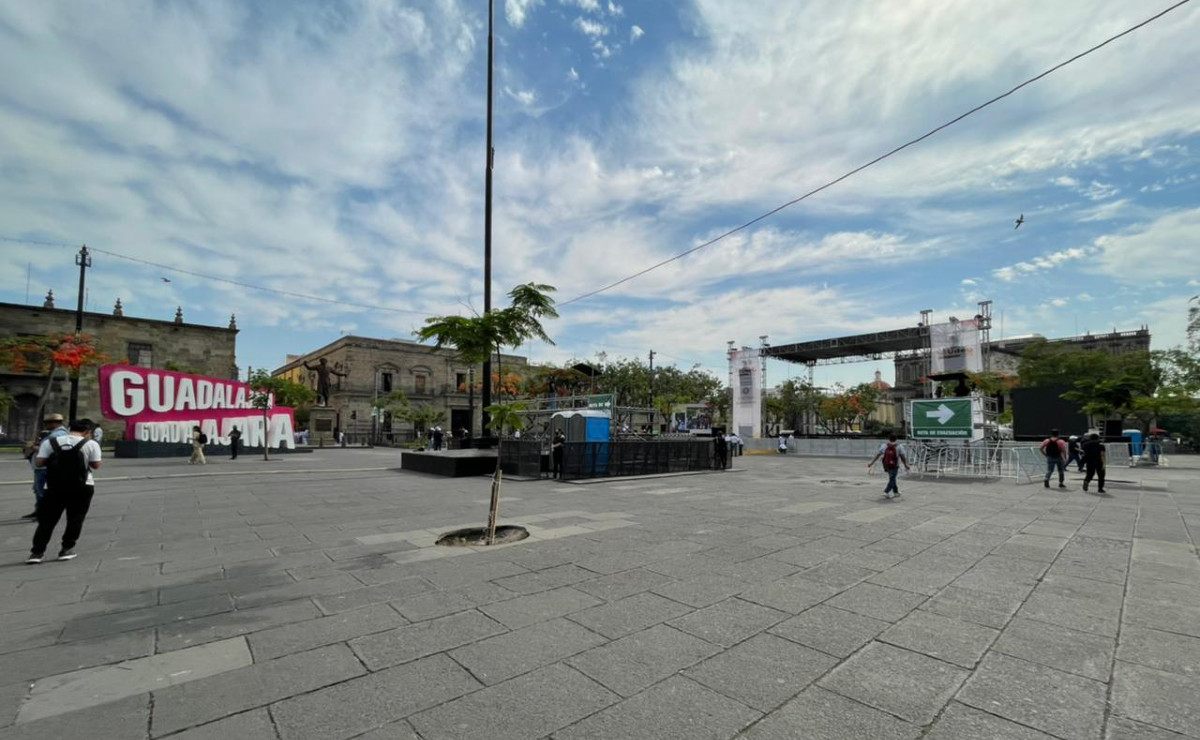 Plaza Liberación previo a la marcha en Guadalajara