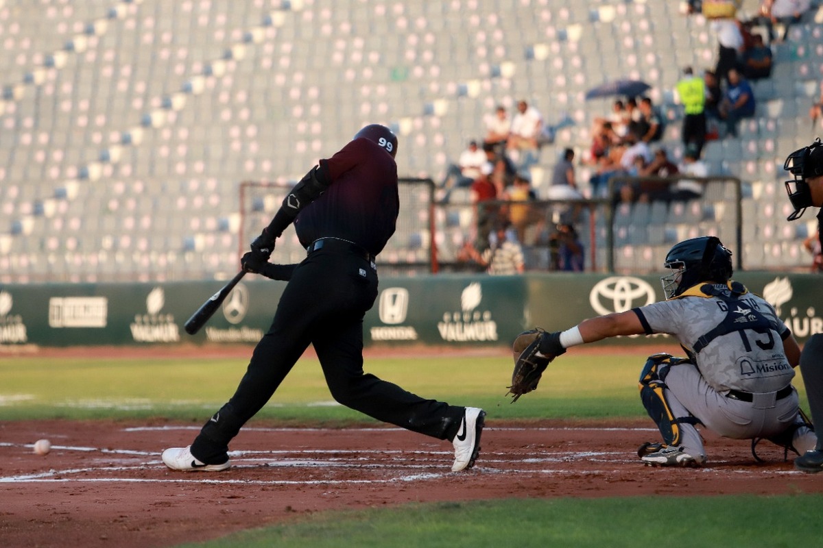 Algodoneros se impuso 9-8 sobre los Rieleros. (Rolando Riestra)