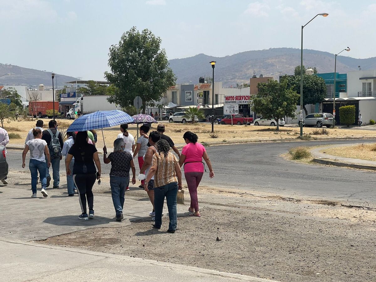 Colonos de Los Encinos vuelven a manifestarse ante obras de conexión hidráulica (Karla Victoria Rodríguez)