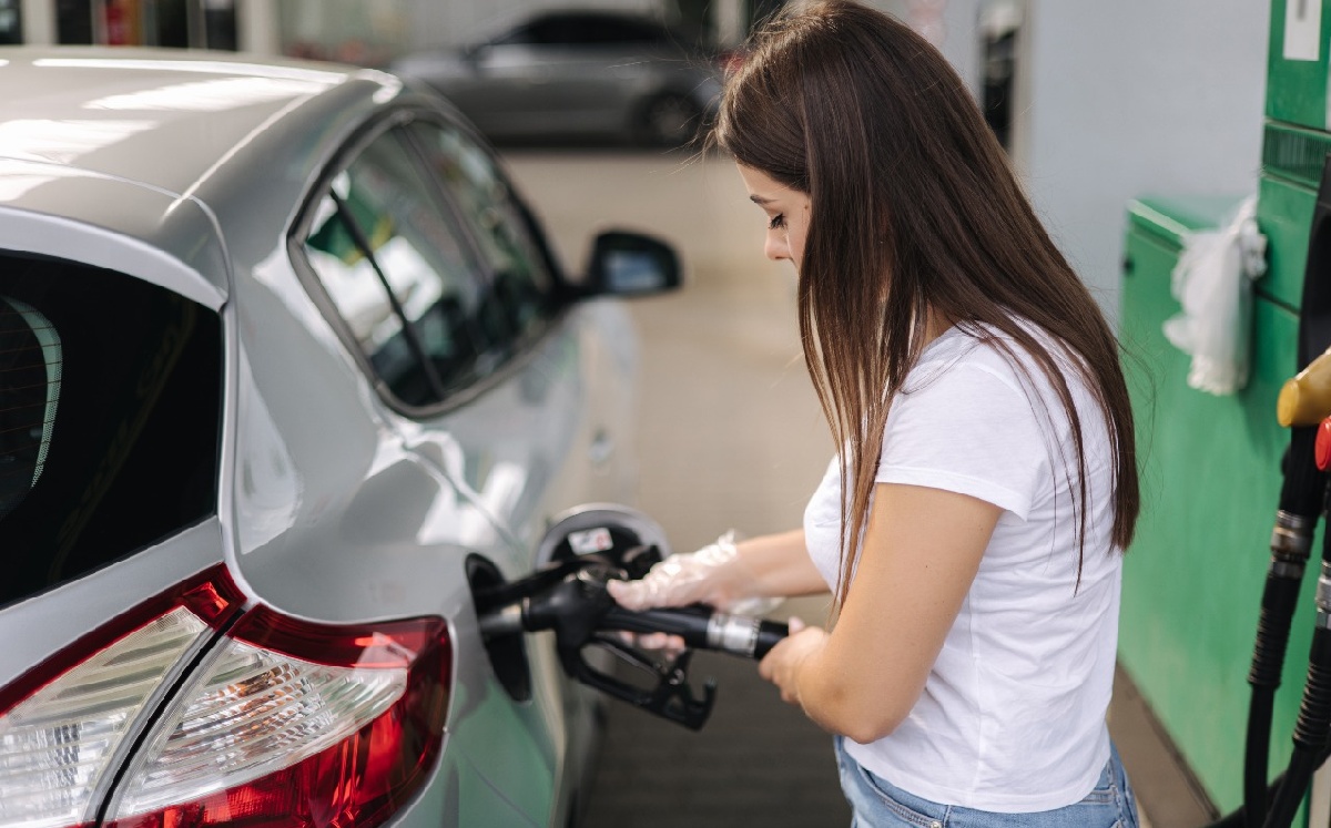 Hacienda baja estimulos adicionales a combustibles: Shutterstock