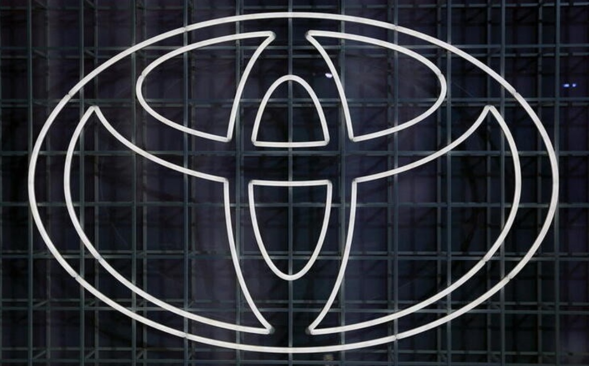 Logotipo de Toyota en un stand en la feria Auto Shanghái. Foto: (Reuters)