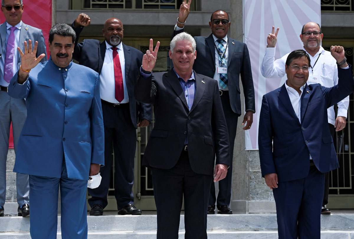 Los presidentes se reunieron en Cuba. (AFP)