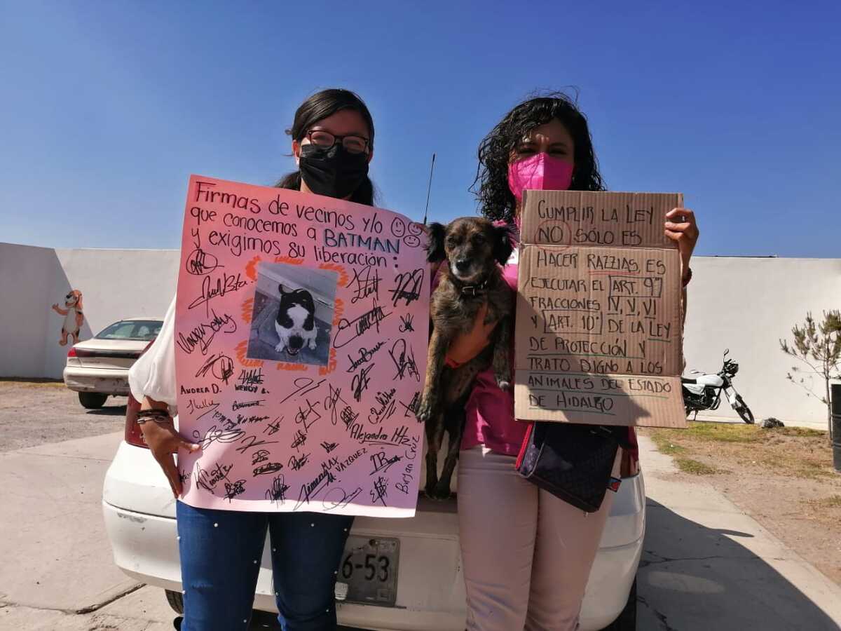 Durante la manifestación pidieron ver el estado físico del perro (Jorge Sánchez)