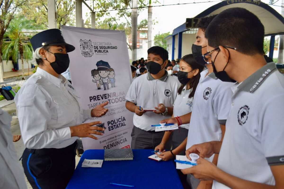 https://cdn.milenio.com/uploads/media/2022/05/27/platicas-estudiantes-previenen-seguridad-sur-1.jpg
