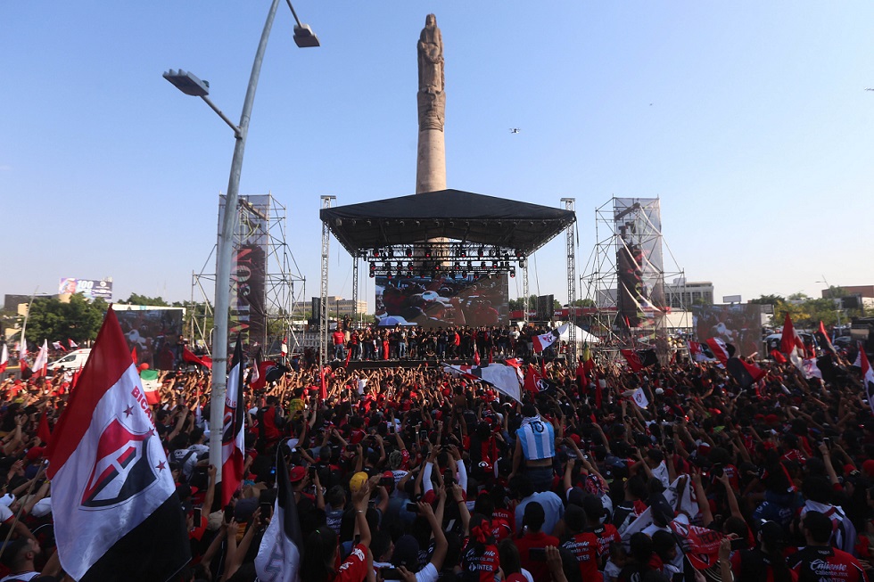 Atlas celebra ante 12 mil personas en la Glorieta de los Niños Héroes (Fernando Carranza)