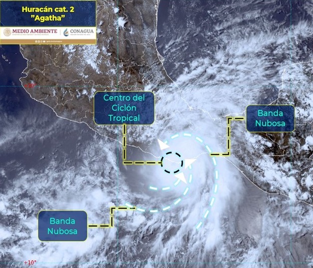 Huracán Agatha toca tierra en Oaxaca