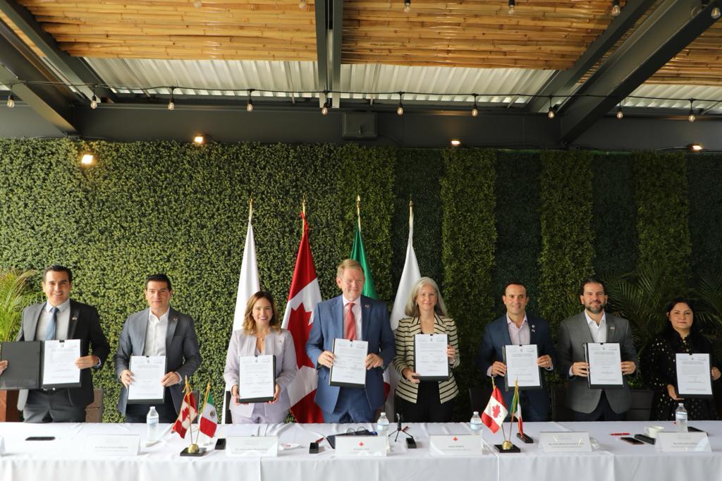 Congreso de NL firma carta de intención con el Consulado canadiense. Foto: Raúl Palacios