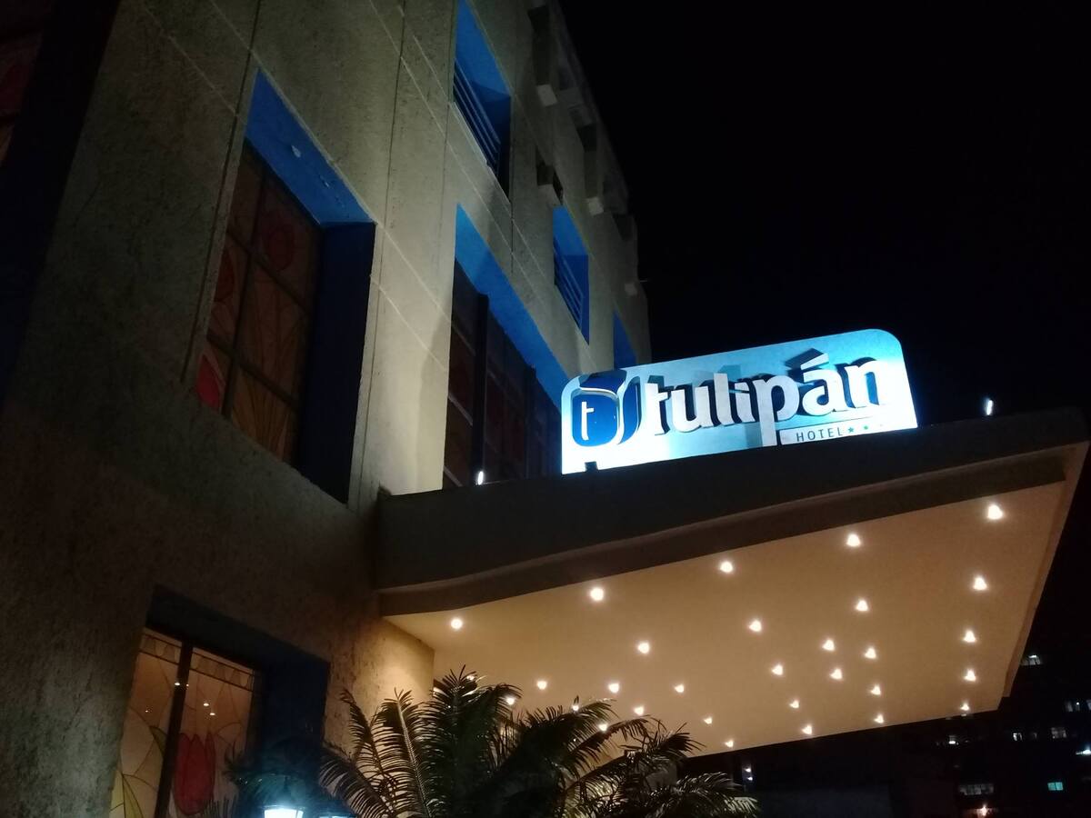 El hotel Tulipán de La Habana fue escenario de una falsa amenaza de bomba. | Foto: Facebook de Hotel Tulipán de La Habana