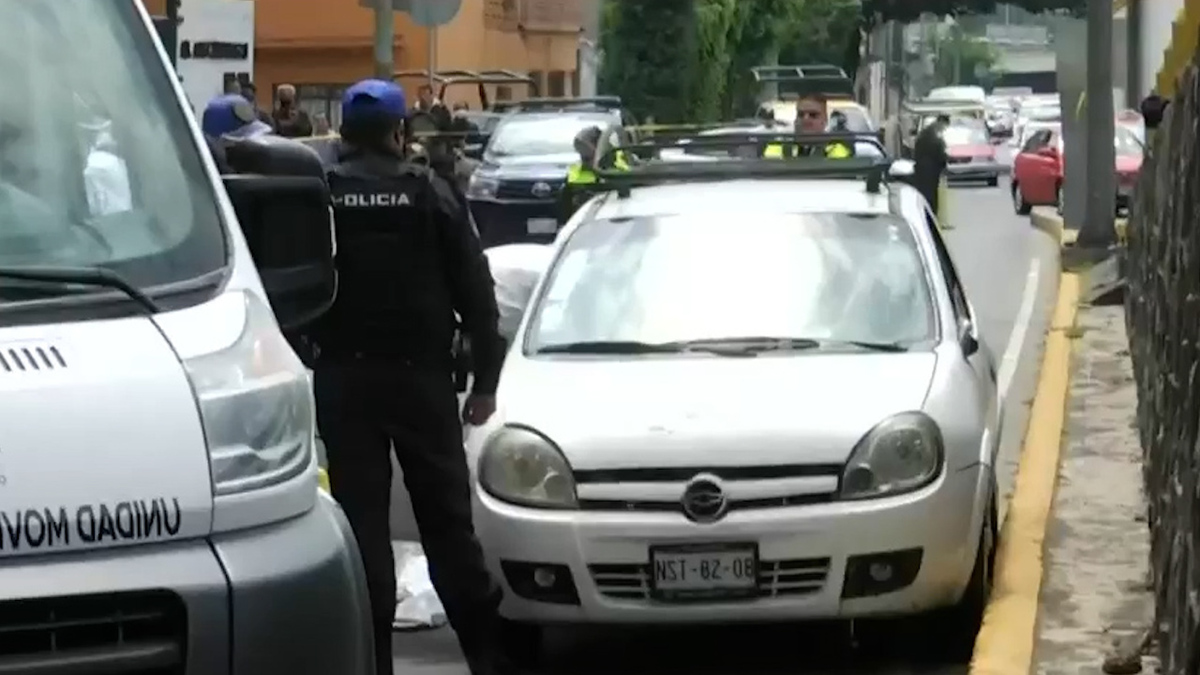 Hombre muere dentro de su vehículo en la alcaldía Benito Juárez