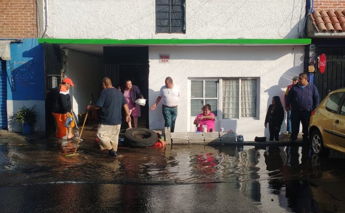 La inundación ocurrió en calles de la colonia Ajusco. | Carlos Tejeda