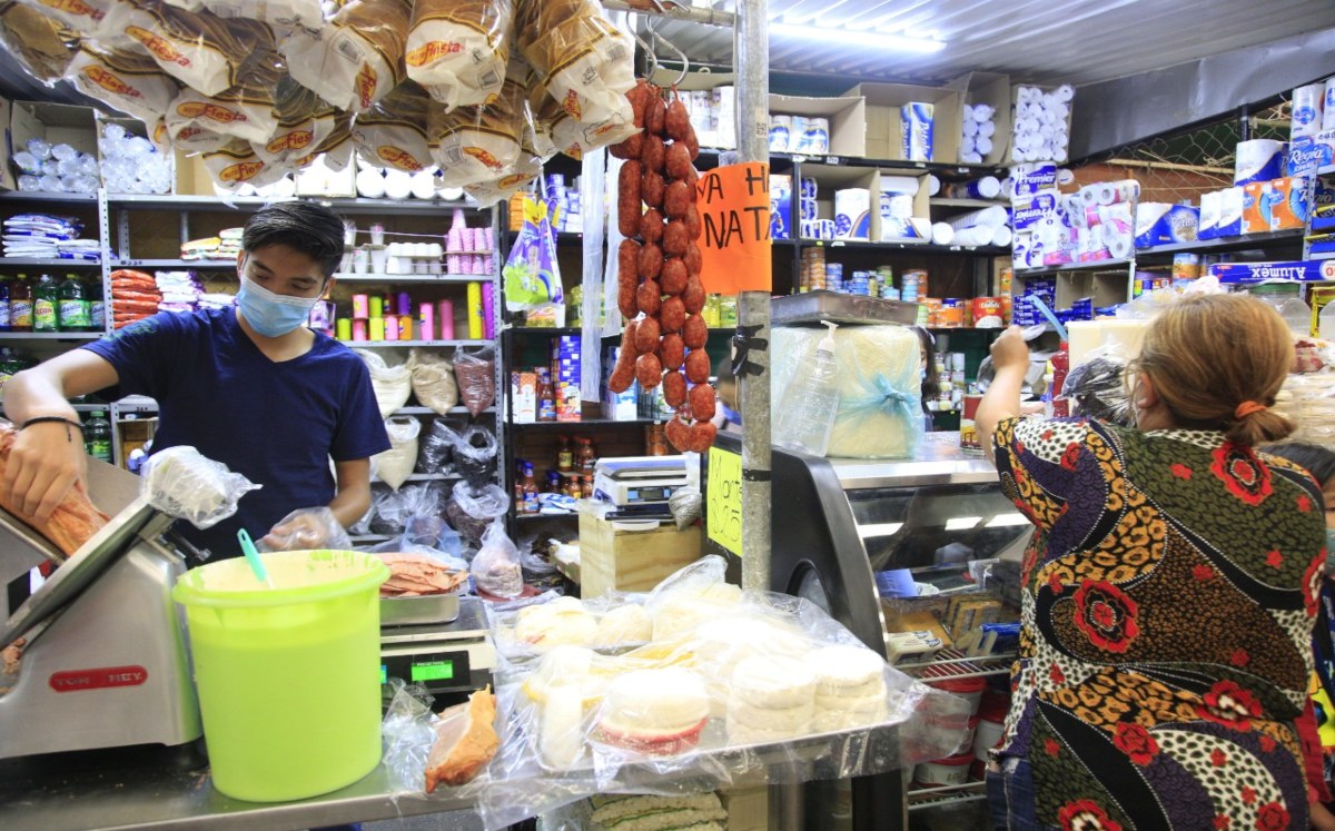 El 70% de los poblanos enfrenta altos precios con ingresos de dos salarios mínimos | Andrés Lobato