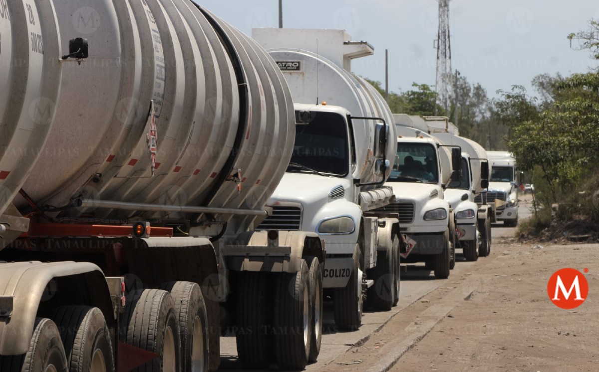 Transporte de combustible en refinería Francisco I. Madero. (Sergio Sánchez)