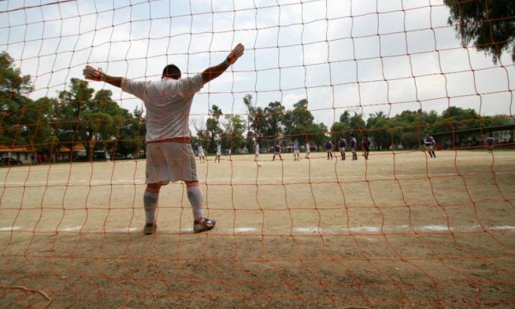Un árbitro fue apuñalado en un partido de futbol amateur (Especial)