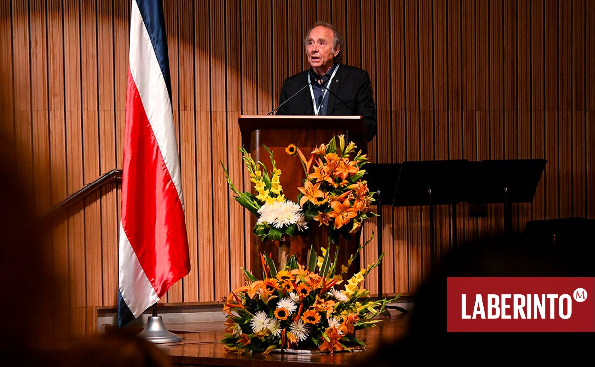 El cantautor catalán pronuncia su discurso de recepción del Doctorado Honoris Causa. (Foto: Laura Rodríguez)