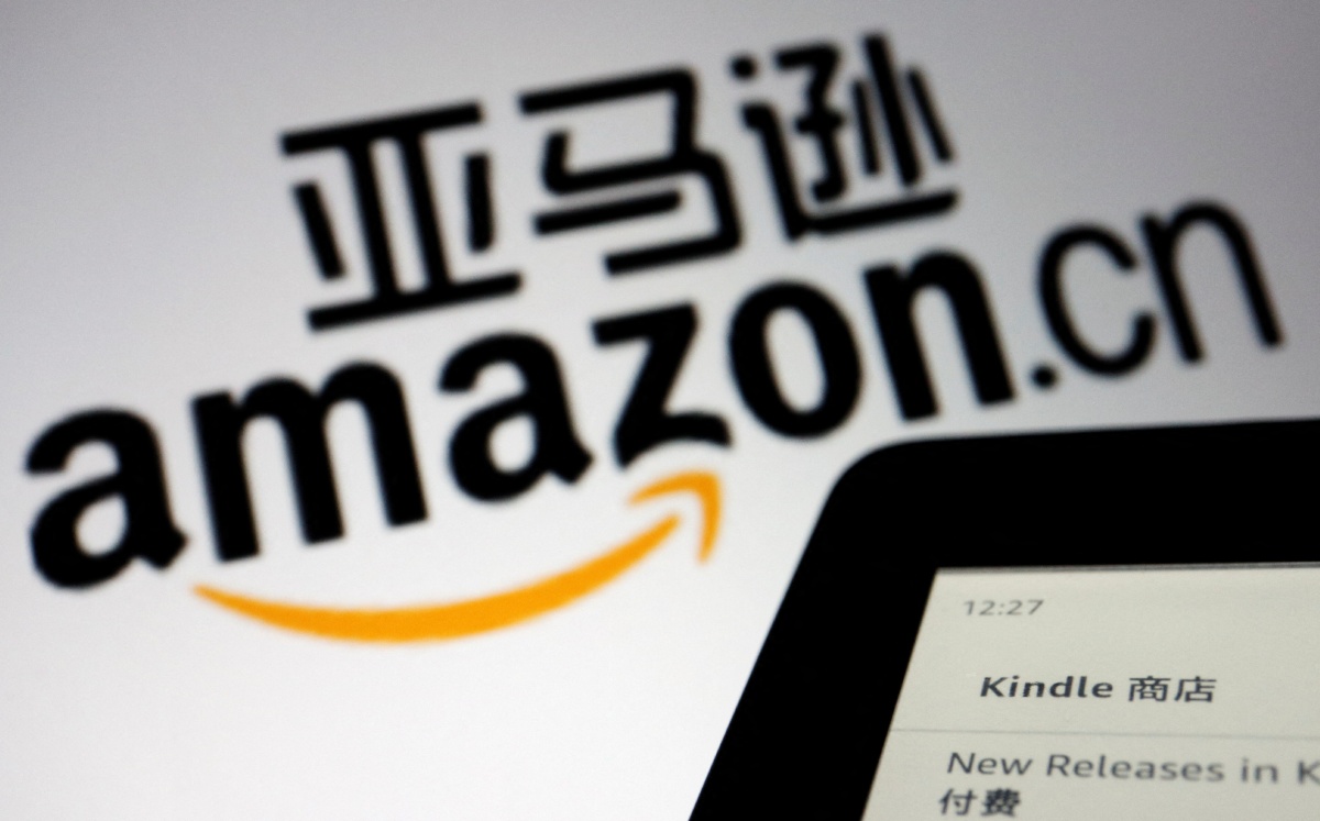 Aunque los clientes del lector electrónico de Amazon podrán seguir descargando los libros comprados durante un año más. REUTERS