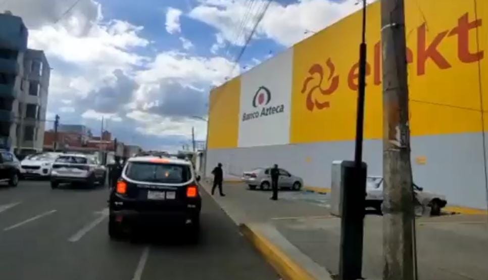 A mano armada asaltan tienda de conveniencia en Puebla | Especial
