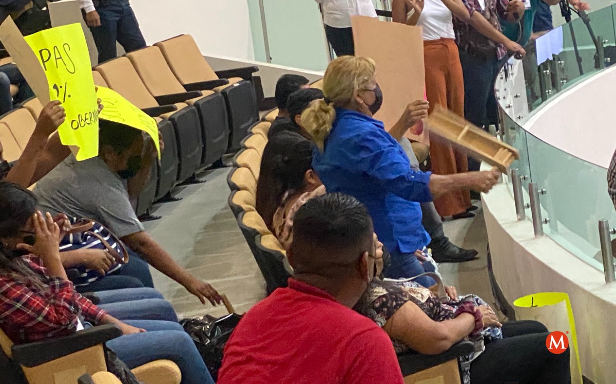 Porras del PAN y Morena se enfrentan en Congreso de Tamaulipas. (Antonio Hernández)
