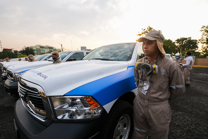 Entrega Enrique Alfaro 50 camionetas para fortalecer la lucha contra el dengue en Jalisco (Cortesía)