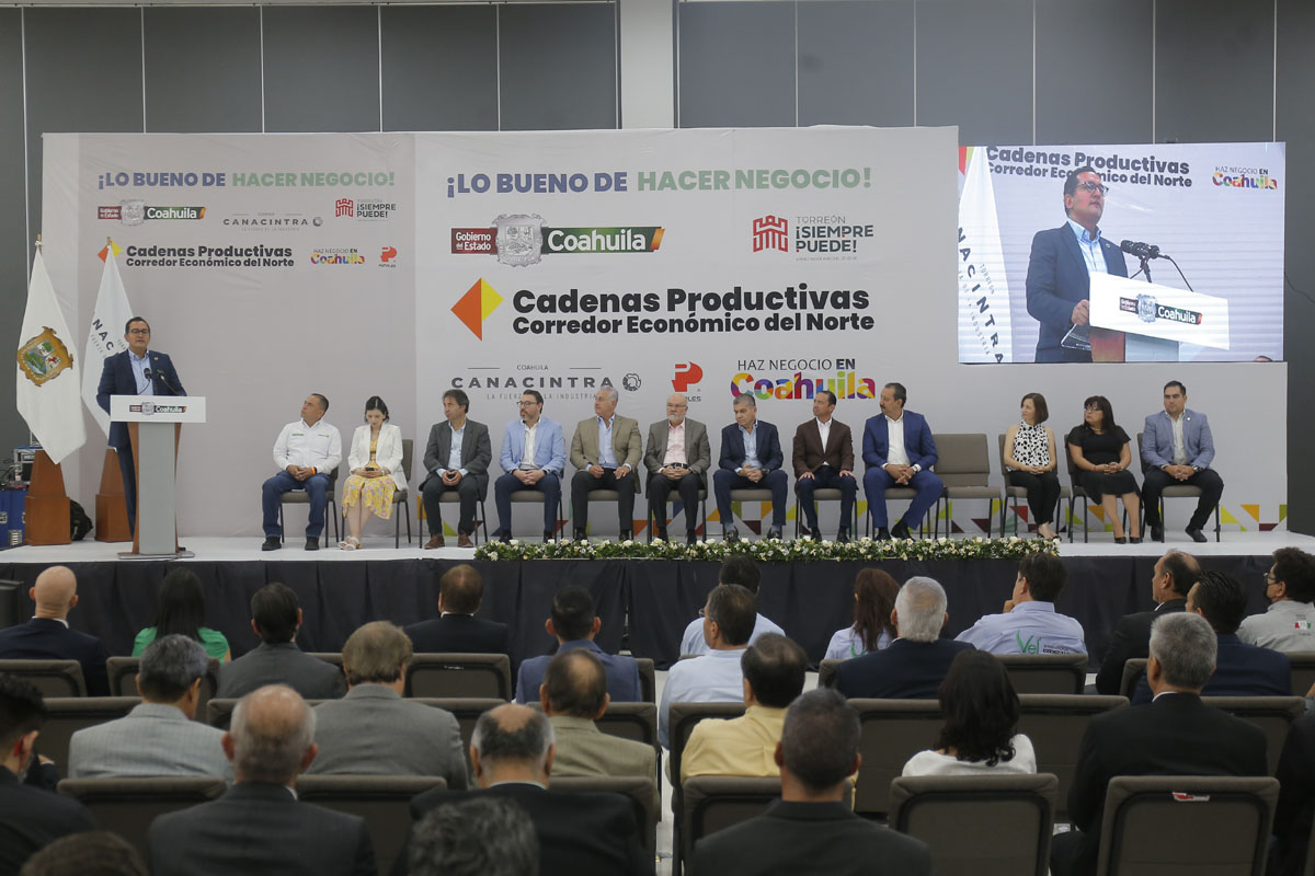 A este foro organizado por Canacintra Torreón, asistieron representantes de cámaras y organismos empresariales. | Mauricio Román