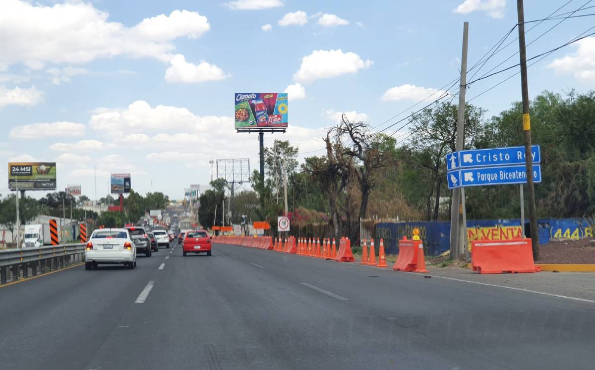 Desviación en Comanjilla por obras en carretera. Alma Ortiz.-