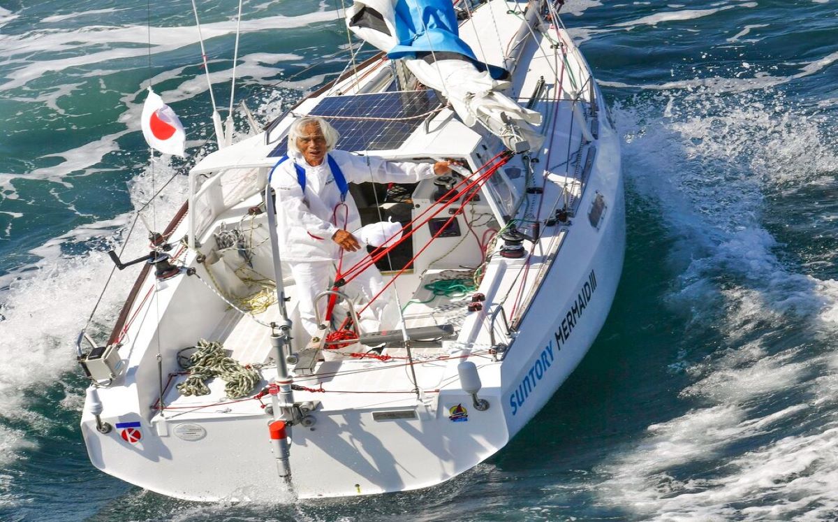 Japonés de 83 años regresó a casa tras cruza a vela el Pacífico. | AFP