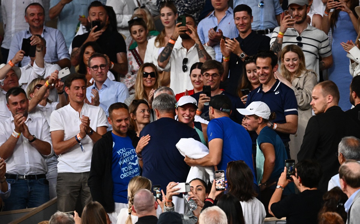 Robert Lewandowski en la final femenina de Roland Garros